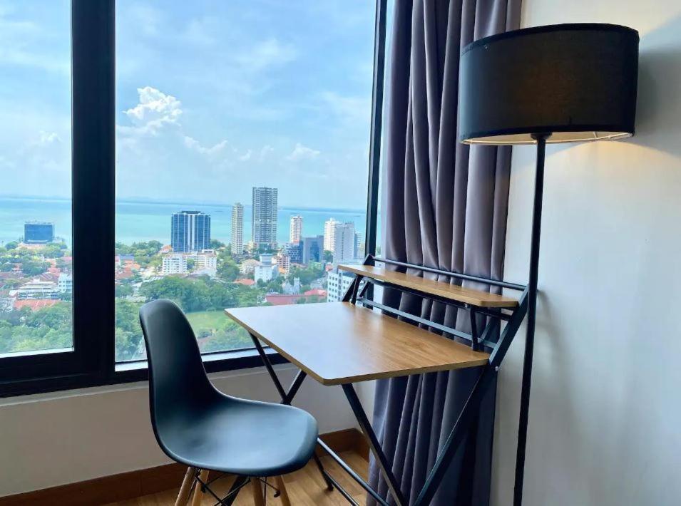 Tropicana 218 Macalister Sea & City View By Staycation Homestay George Town Esterno foto