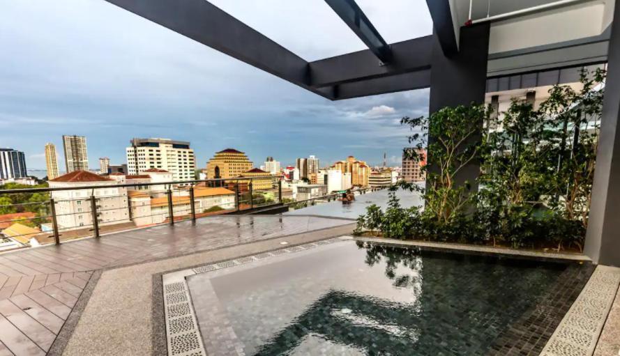 Tropicana 218 Macalister Sea & City View By Staycation Homestay George Town Esterno foto