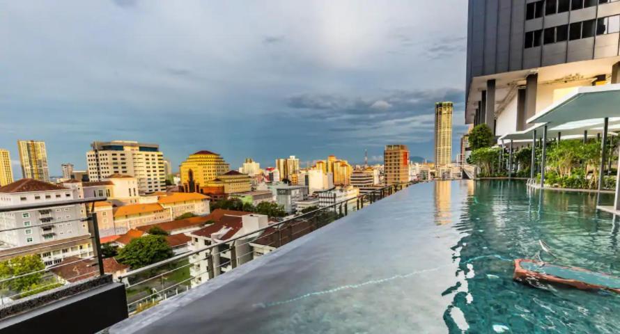 Tropicana 218 Macalister Sea & City View By Staycation Homestay George Town Esterno foto